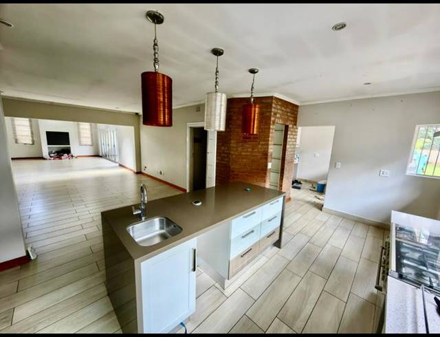 4 BEDROOM HOUSE FOR SALE IN VANDERBIJLPARK SW 5